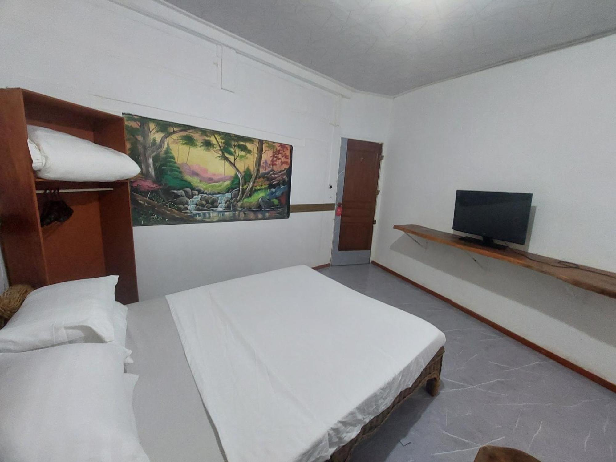Larmar Bed And Breakfast Puerto Princesa Екстериор снимка