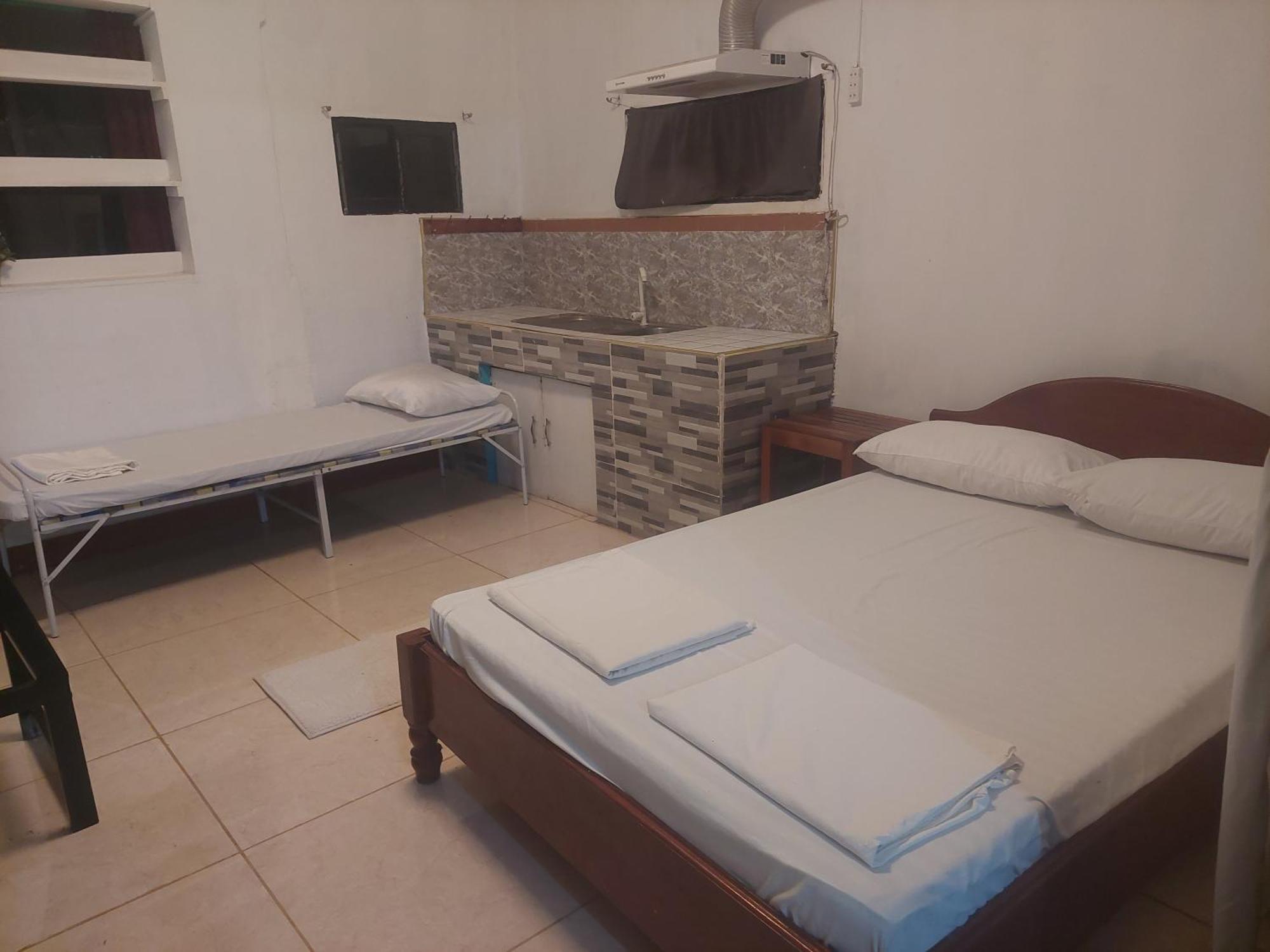 Larmar Bed And Breakfast Puerto Princesa Екстериор снимка