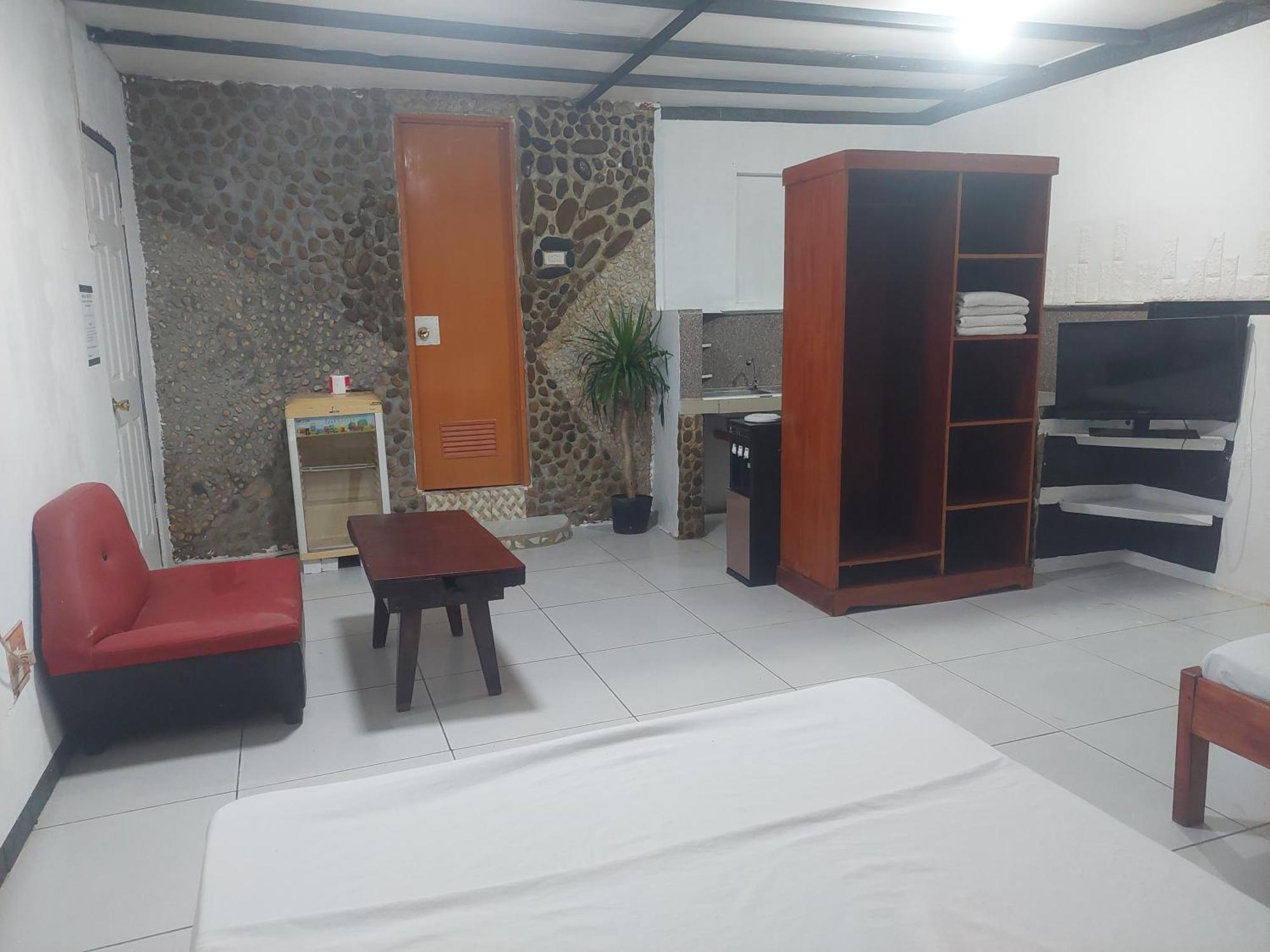Larmar Bed And Breakfast Puerto Princesa Екстериор снимка